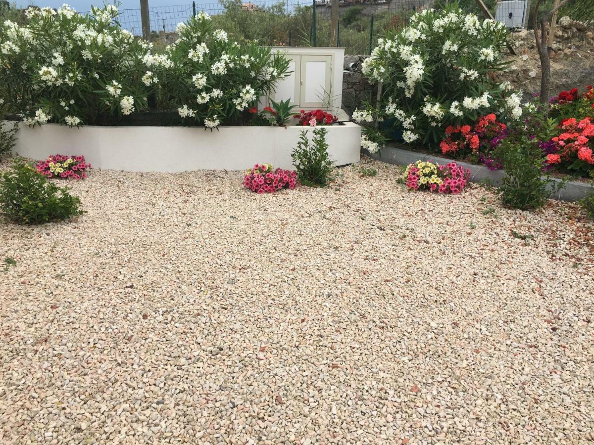 Villa Nina 2013 Appartamento Taormina Exteriör bild